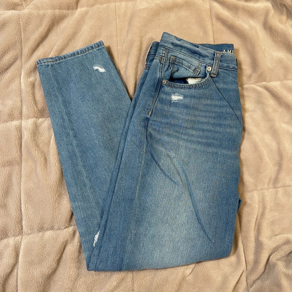 American Eagle Stretch Ripped Curvy Mom Jean